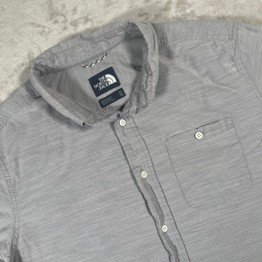 The North Face Lifestyle Button Down Shirt Mens XL Grey Striped Short Sleeve